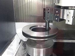 刹车盘专用车床：刹车盘高效加工的新选择